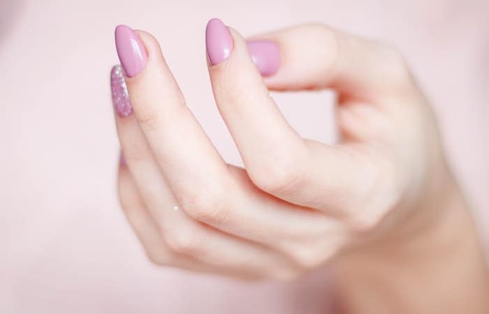 Como fazer a unha em casa